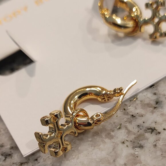 Tory Burch Double T Earrings, come on card. - Picture 5 of 15
